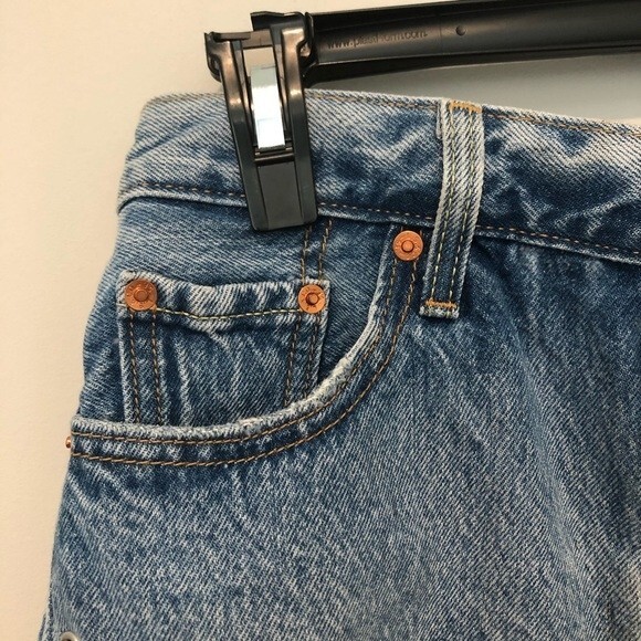Levi’s 501 Jean Shorts Cut-Off Button Fly Grommet Detail Frayed Hem Size 25 NWT - Picture 4 of 10